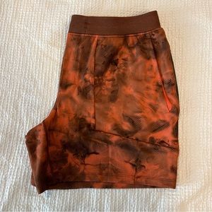 LIKE NEW Lululemon Textured Tech 7” Short